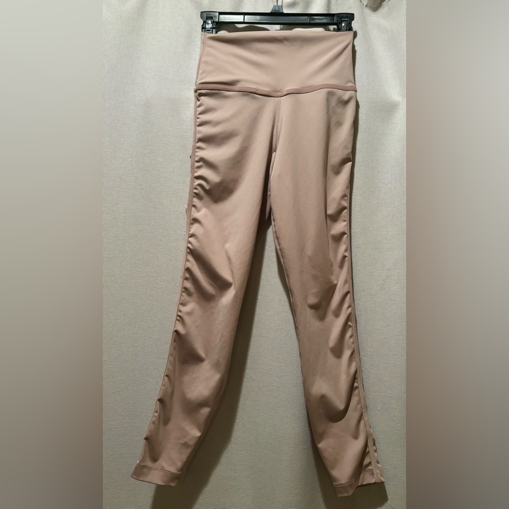 nike women’s blush pink 7/8 leggings size small